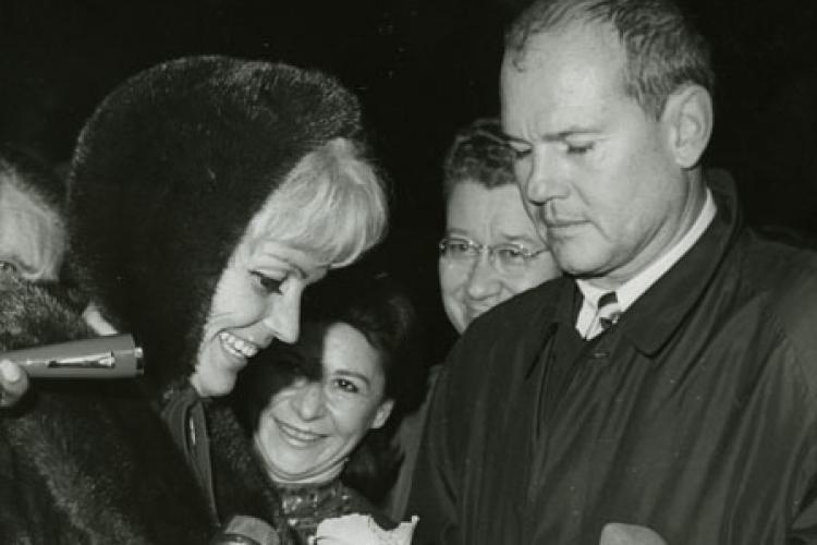 Ariane Sheppard, Theo Wilson, H.D. “Doc” Quigg, and Sam Sheppard at Holmes Airport, Cleveland, Ohio, October 27, 1966.